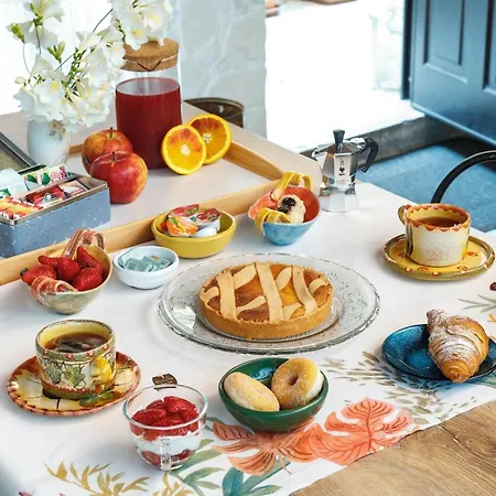 Alojamento de Acomodação e Pequeno-almoço La Corte San Francesco 2*