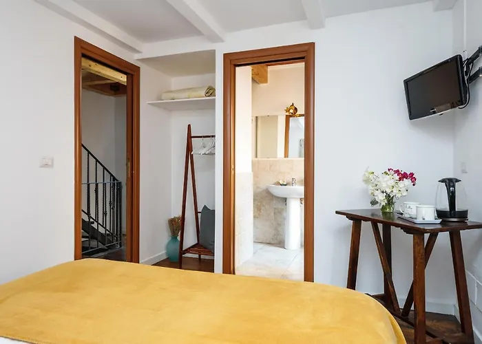 Oda ve Kahvaltı La Corte San Francesco Bari
